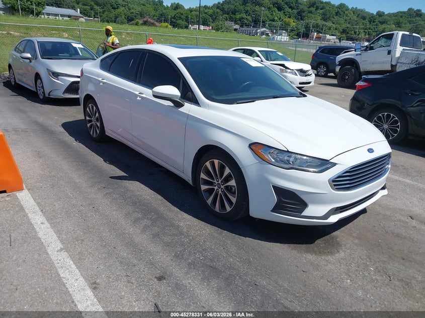 Vin: 3fa6p0t98kr252927, lot: 45776155, ford fusion se 2019 img_1