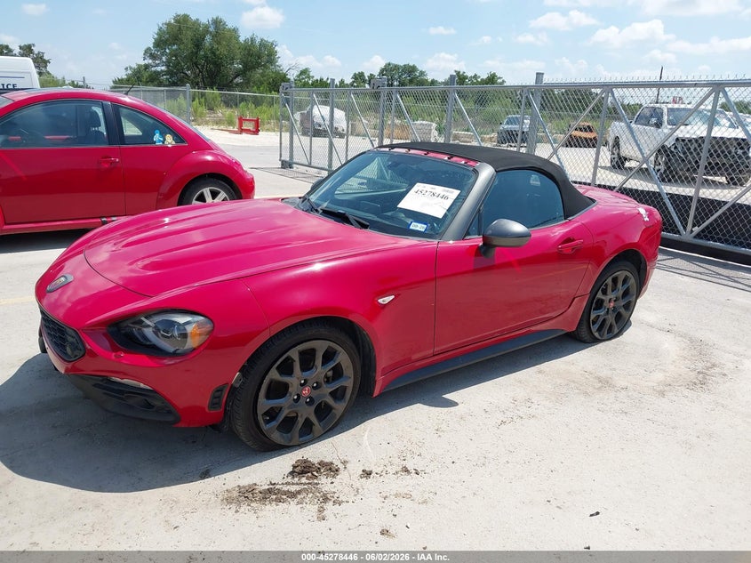 2017 FIAT 124 SPIDER auction photo 2