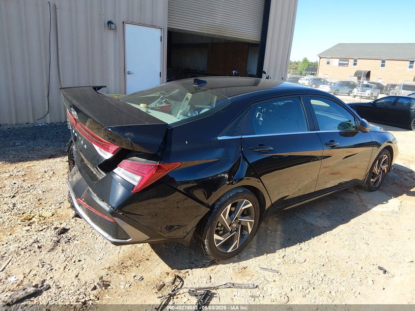 Фото 4 - HYUNDAI ELANTRA