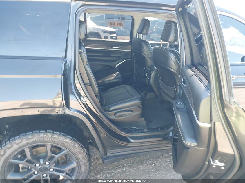 2023 Jeep Grand Cherokee L Limited 4X4 VIN: 1C4RJKBG4P8871764 Lot: 45278558