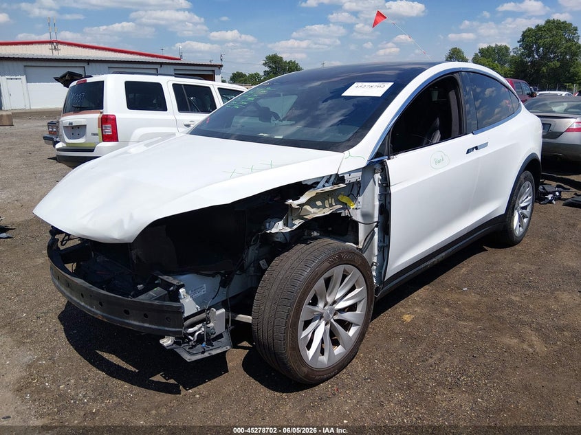 2020 Tesla Model X Long Range Dual Motor All-Wheel Drive/Long Range Plus Dual Motor All-Wheel Drive VIN: 5YJXCBE26LF233365 Lot: 45278702