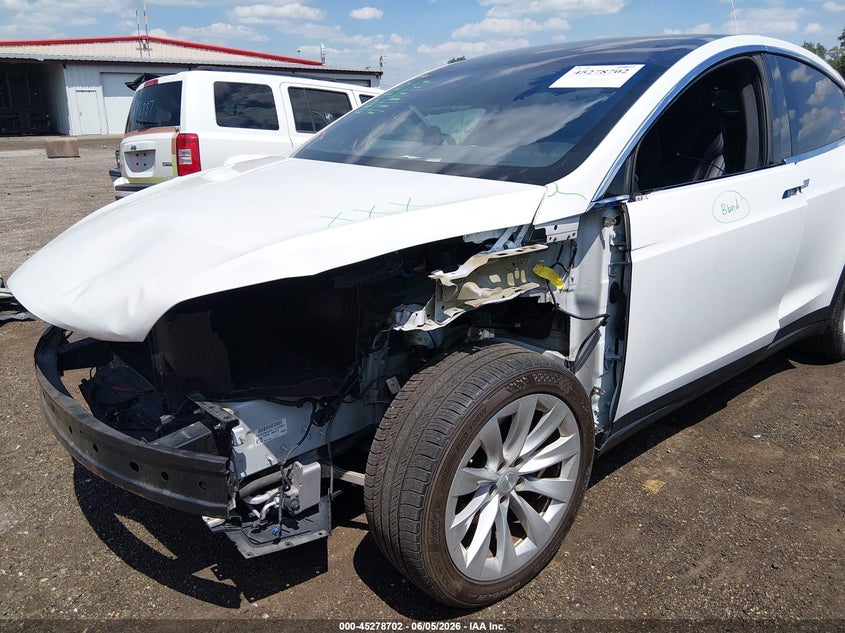 2020 Tesla Model X Long Range Dual Motor All-Wheel Drive/Long Range Plus Dual Motor All-Wheel Drive VIN: 5YJXCBE26LF233365 Lot: 45278702