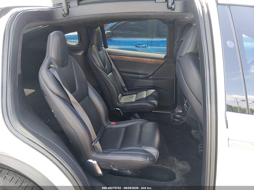 2020 Tesla Model X Long Range Dual Motor All-Wheel Drive/Long Range Plus Dual Motor All-Wheel Drive VIN: 5YJXCBE26LF233365 Lot: 45278702