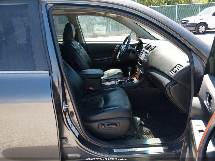 2013 TOYOTA HIGHLANDER auction photo 5