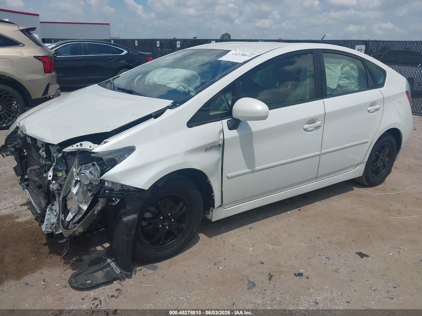 2014 TOYOTA PRIUS auction photo 2