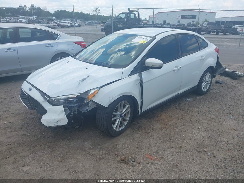 2016 Ford Focus Se 1FADP3F29GL290910 photo 1