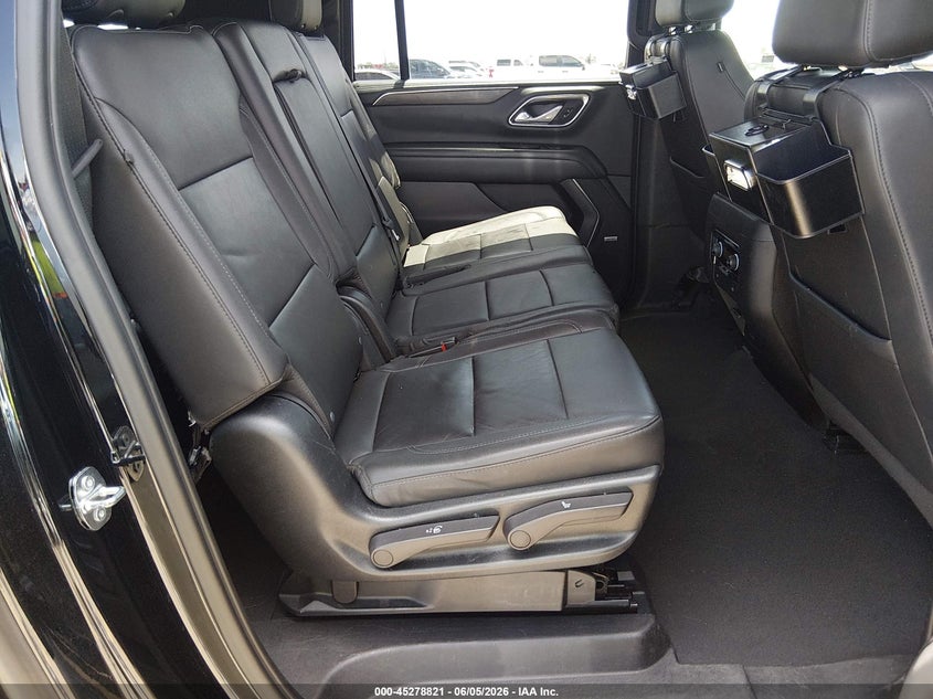 CHEVROLET SUBURBAN - zdjęcie 8