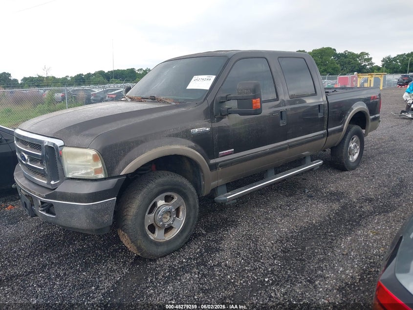 2005 FORD F-250 auction photo 2