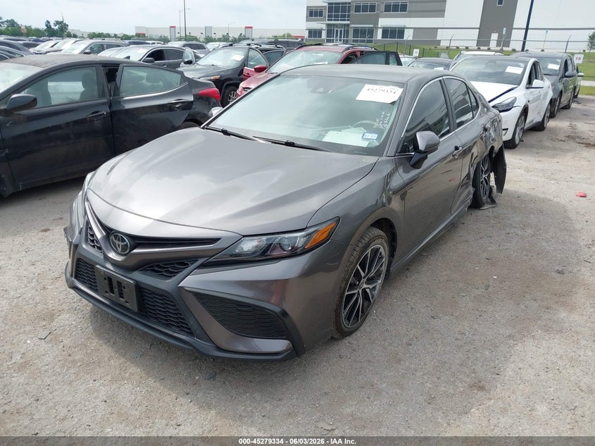 2021 TOYOTA CAMRY auction photo 2