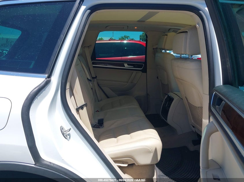 2014 Volkswagen Touareg Tdi Lux VIN: WVGEP9BP0ED013293 Lot: 45279421