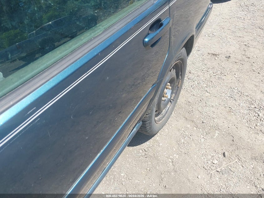 1998 Volvo V70 T5 VIN: YV1LW5345W2361481 Lot: 45279520