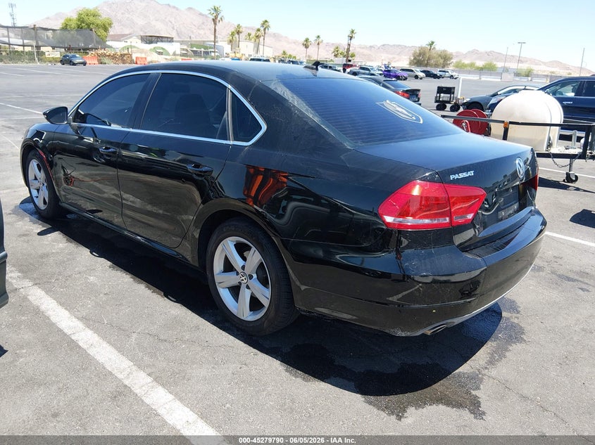 Vin: 1vwbp7a38cc069329, lot: 45777614, volkswagen passat 2.5l se 20123