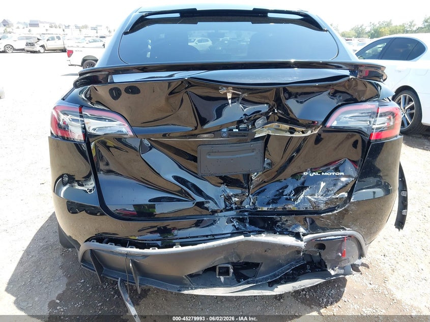 2022 Tesla Model Y Long Range Dual Motor All-Wheel Drive VIN: 7SAYGDEE0NF411985 Lot: 45279993