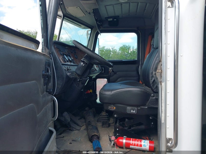 2005 PETERBILT 379 auction photo 7