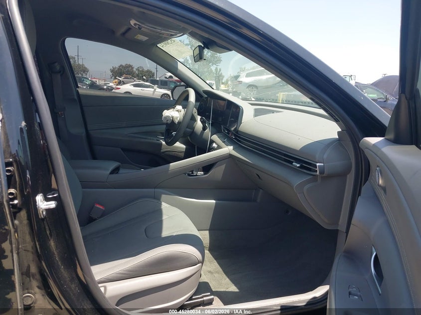 VIN KMHLS4AG1PU427518 2023 HYUNDAI ELANTRA SEL