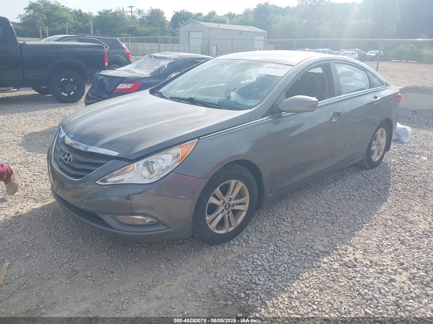 2013 HYUNDAI SONATA auction photo 2