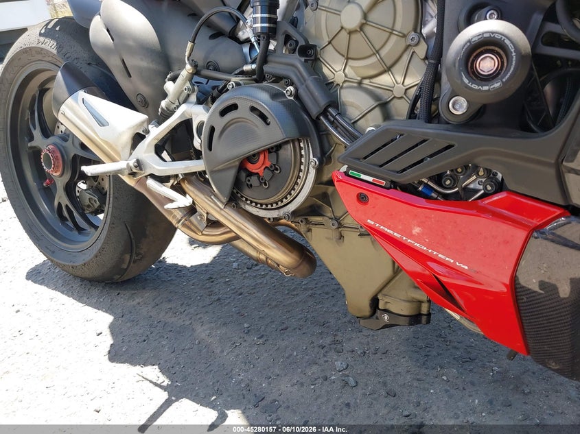 2022 Ducati Streetfighter V4/V4S VIN: ZDMFAKNW2NB007287 Lot: 45280157