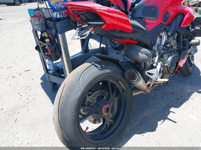 2022 Ducati Streetfighter V4/V4S VIN: ZDMFAKNW2NB007287 Lot: 45280157