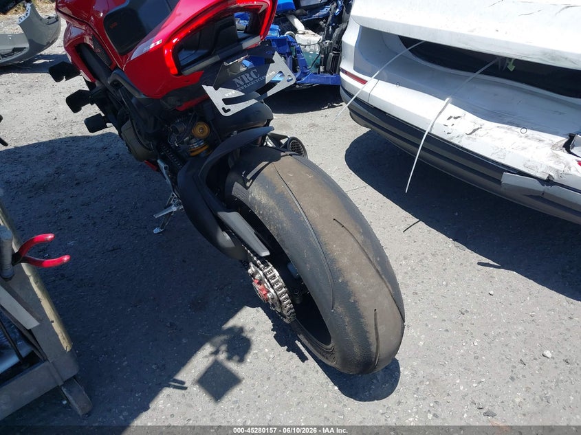 2022 Ducati Streetfighter V4/V4S VIN: ZDMFAKNW2NB007287 Lot: 45280157