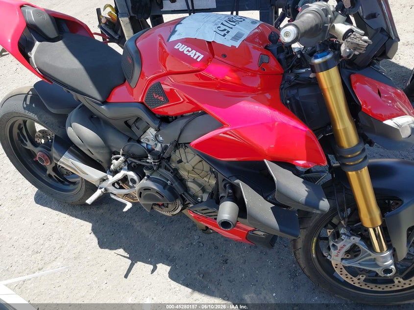 2022 Ducati Streetfighter V4/V4S VIN: ZDMFAKNW2NB007287 Lot: 45280157