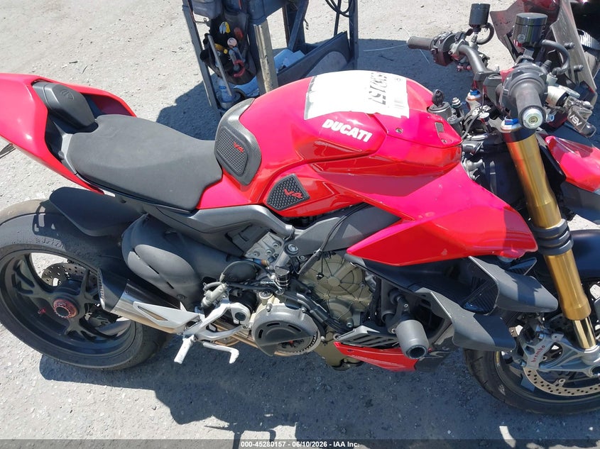 2022 Ducati Streetfighter V4/V4S VIN: ZDMFAKNW2NB007287 Lot: 45280157