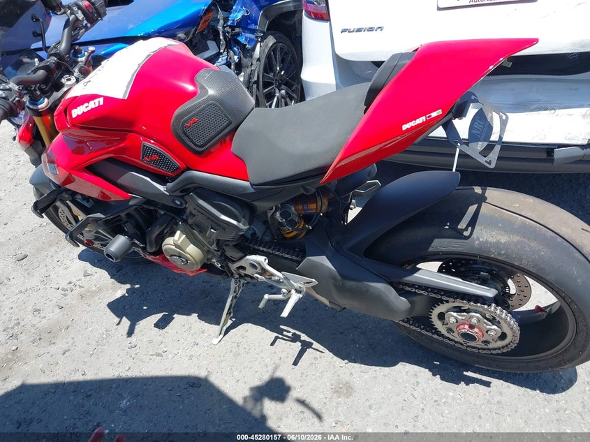 2022 Ducati Streetfighter V4/V4S VIN: ZDMFAKNW2NB007287 Lot: 45280157