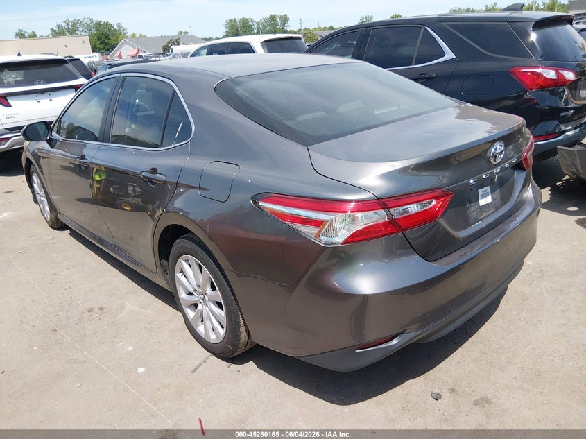 Vin: 4t1b11hk7ju644263, lot: 45777989, toyota camry le 20183
