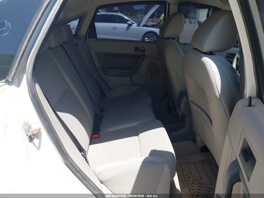 2010 Ford Focus S VIN: 1FAHP3EN8AW135915 Lot: 45280209