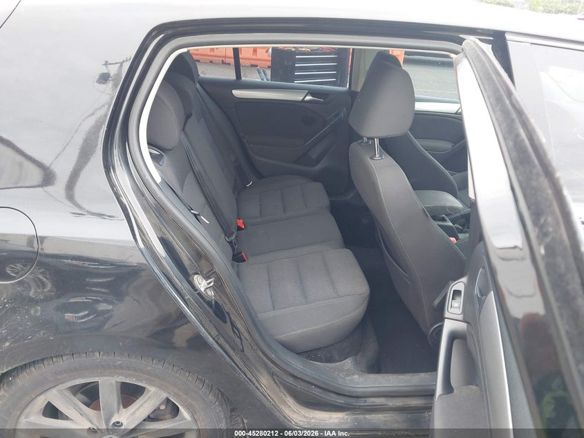 2011 Volkswagen Golf Tdi 4-Door VIN: WVWNM7AJ2BW141114 Lot: 45280212