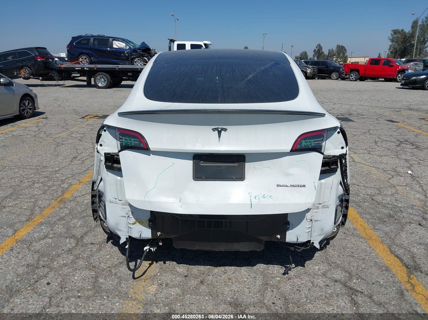 2022 Tesla Model Y Performance Dual Motor All-Wheel Drive VIN: 7SAYGDEF3NF513158 Lot: 45280263