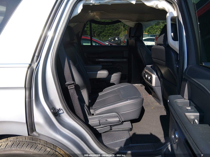 2024 Ford Expedition Xlt VIN: 1FMJU1H82REA21212 Lot: 45280265