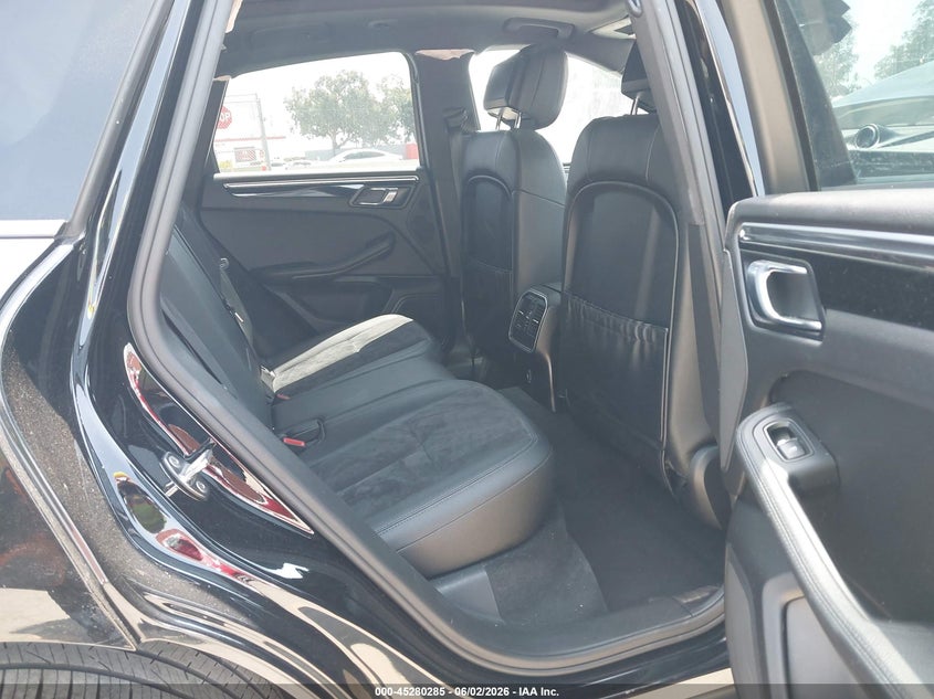 2018 Porsche Macan VIN: WP1AA2A54JLB01340 Lot: 45280285