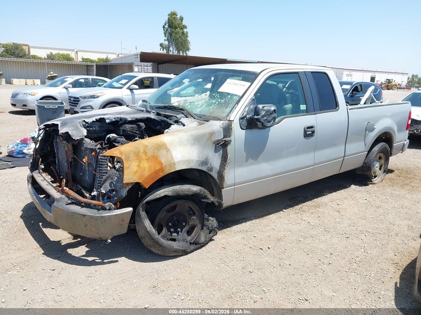 2005 FORD F-150 auction photo 2