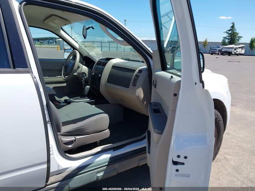 2009 Ford Escape Xls VIN: 1FMCU92749KB70147 Lot: 45280386