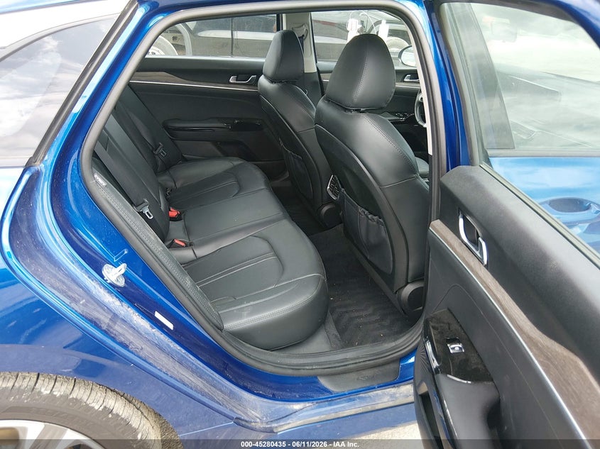2023 KIA K5 auction photo 8