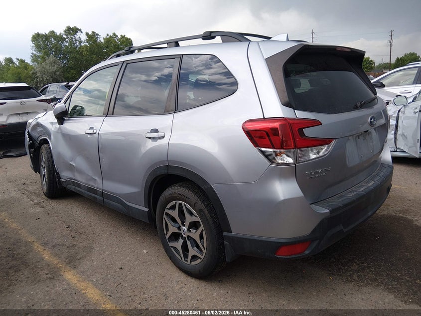 Vin: jf2skajc4lh425049, lot: 45778285, subaru forester premium 20203