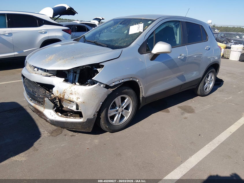 2020 CHEVROLET TRAX auction photo 2