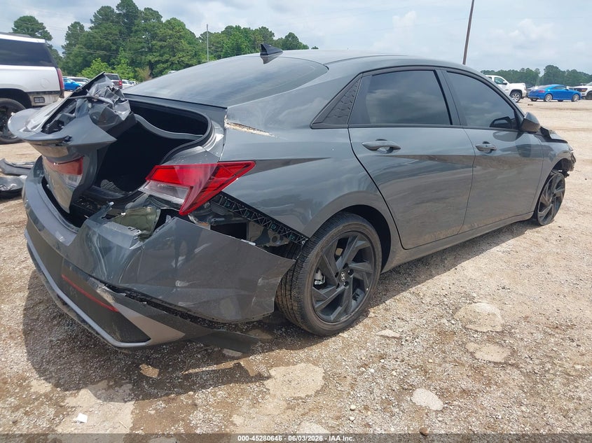 2026 HYUNDAI ELANTRA auction photo 4