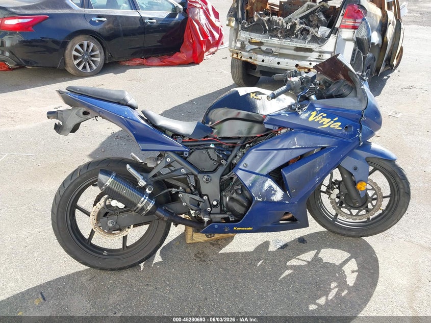 2010 Kawasaki Ex250 J VIN: JKAEXMJ19ADA62617 Lot: 45280693