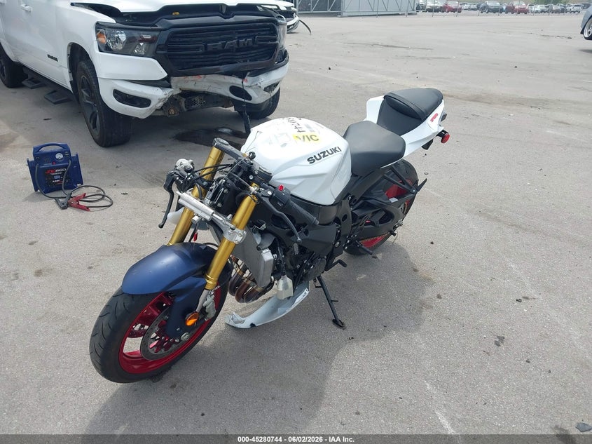 2025 SUZUKI GSX-R750 auction photo 2