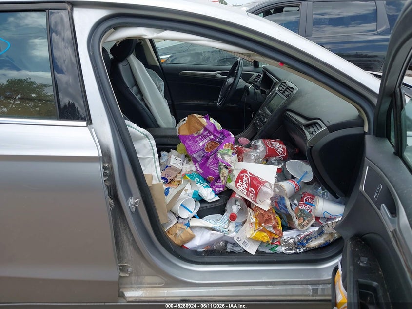 2020 FORD FUSION auction photo 5