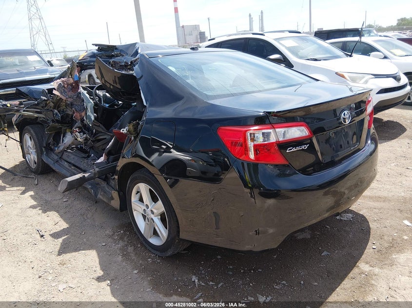 Vin: 4t1bf1fk9cu030404, lot: 45778826, toyota camry se 20123