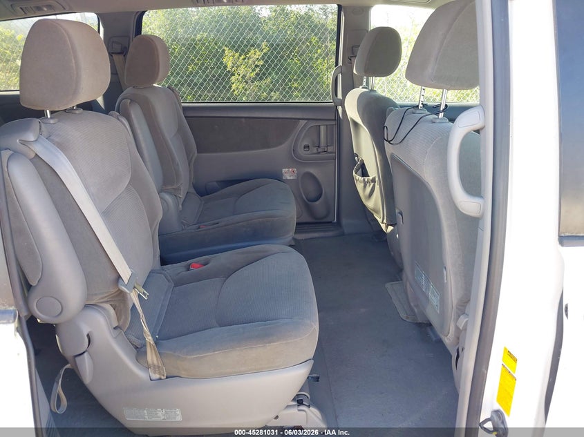 2004 Toyota Sienna Le VIN: 5TDBA23C94S007068 Lot: 45281031