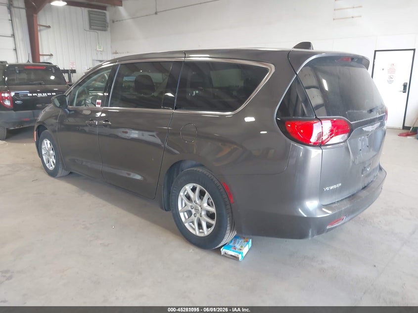2022 CHRYSLER VOYAGER auction photo 3