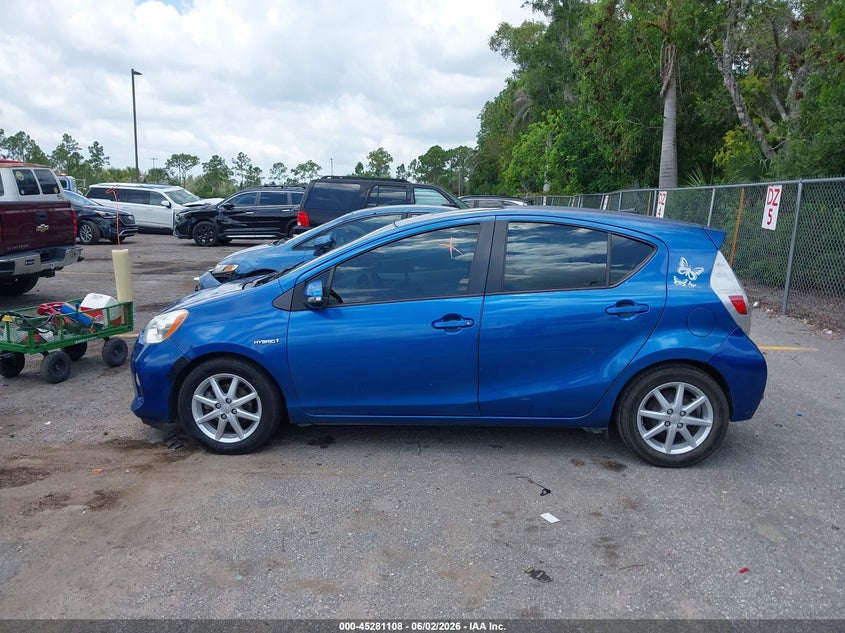 2013 Toyota Prius C Three VIN: JTDKDTB34D1055718 Lot: 45281108
