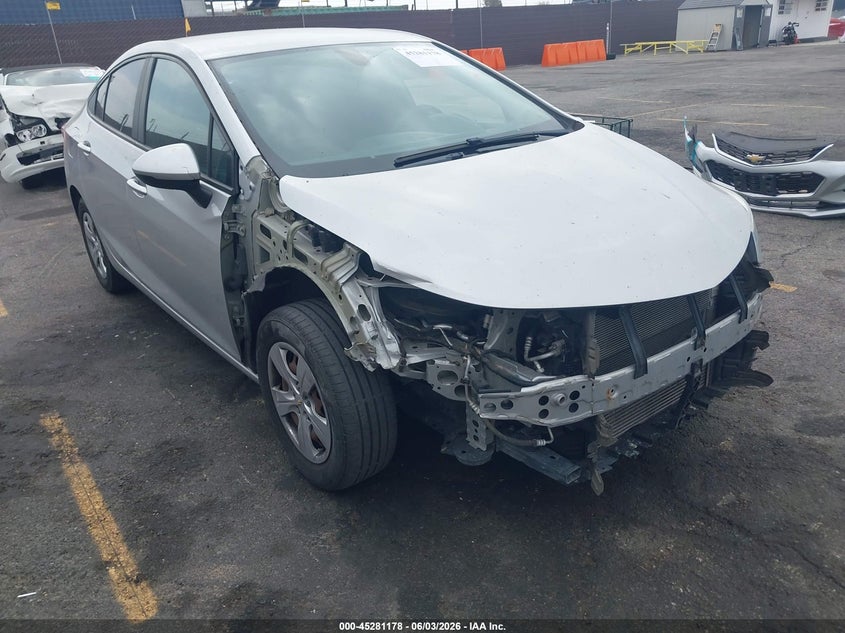 Vin: 3g1bc5sm6hs528572, lot: 45779002, chevrolet cruze ls auto 2017 img_1
