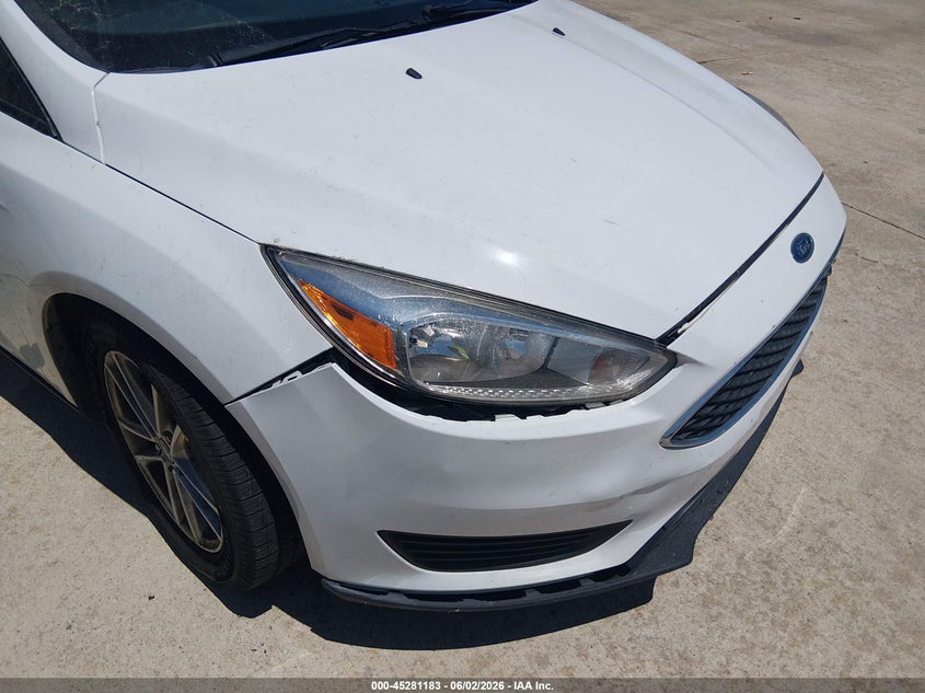 VIN 1FADP3F2XHL222732 2017 FORD FOCUS SE