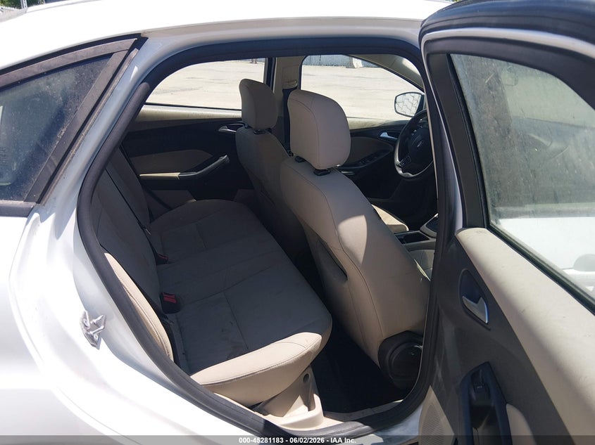 VIN 1FADP3F2XHL222732 2017 FORD FOCUS SE