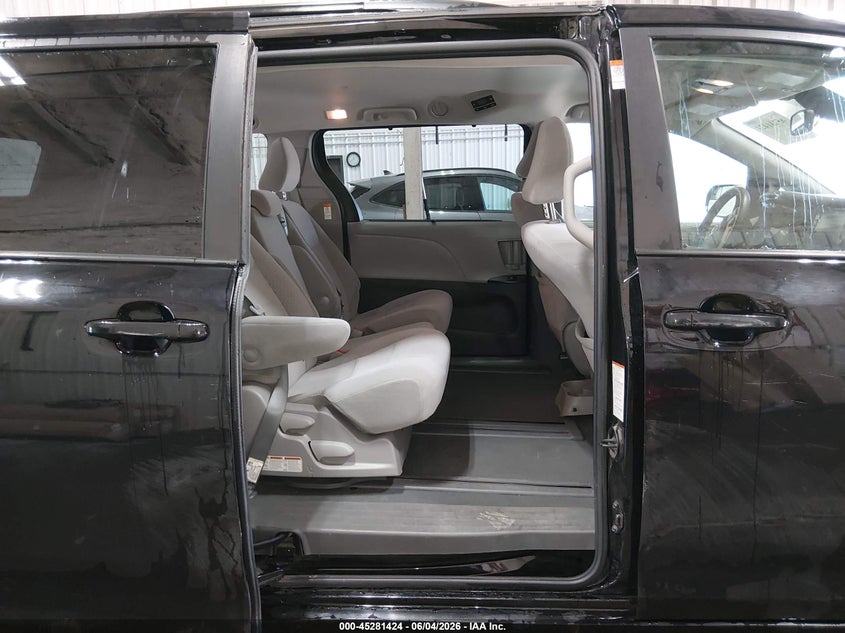 2020 Toyota Sienna Le 8-Passenger VIN: 5TDKZ3DC3LS052132 Lot: 45281424