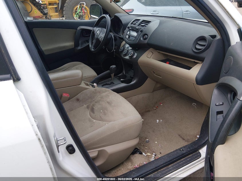2011 TOYOTA RAV4 auction photo 5